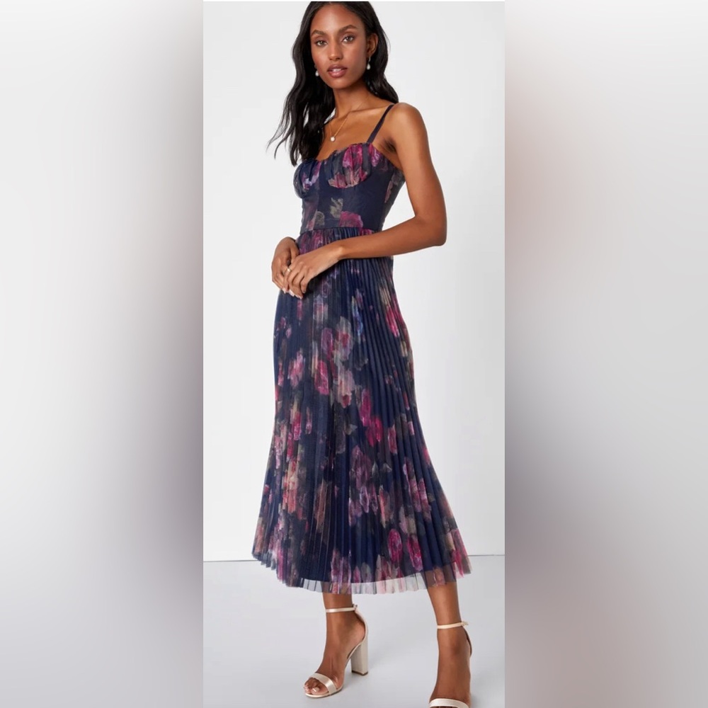 Navy blue pleated Lulus midi dress